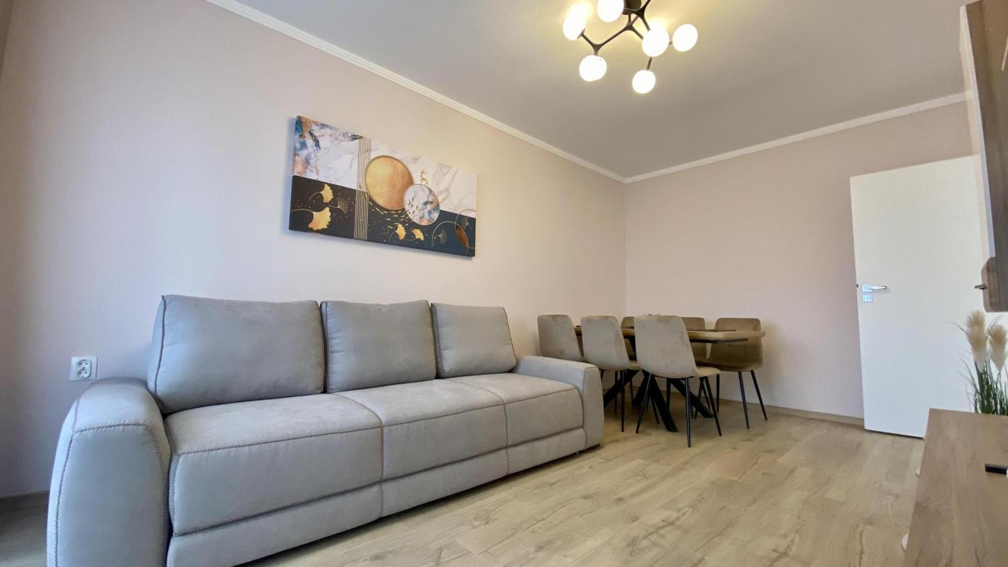 This Is Us Apartments Орадеа Екстериор снимка
